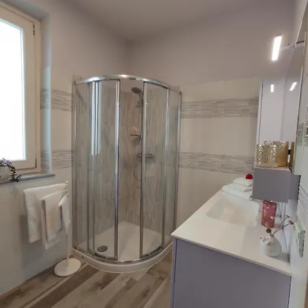 Bianconiglio Lantgård Monforte dʼAlba