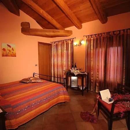 Lantgård Bianconiglio Monforte dʼAlba